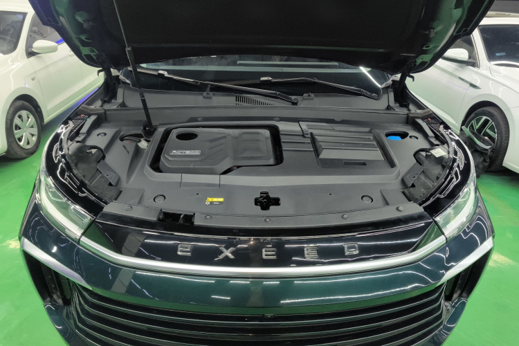 星途凌云 2023款 400T 两驱星尊版机舱底盘24