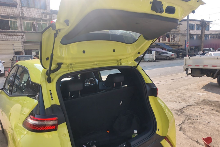 比亚迪 海鸥 2024款 荣耀版 305km 活力版机舱底盘23