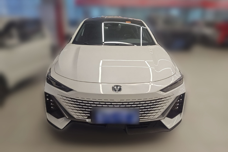 长安UNI-V 2024款 1.5T 高能版车身外观2