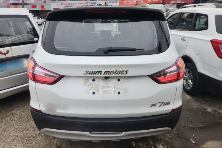 SWM斯威汽车 SWM斯威X7 2017款 1.5T 自动智享型 7座车身外观6