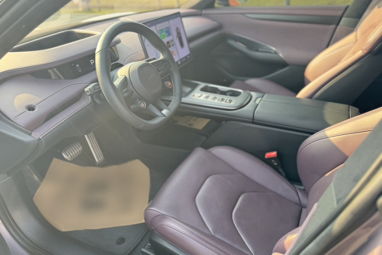 小米汽车 小米SU7 2024款 四驱超长续航高阶智驾Max版中控内饰7004