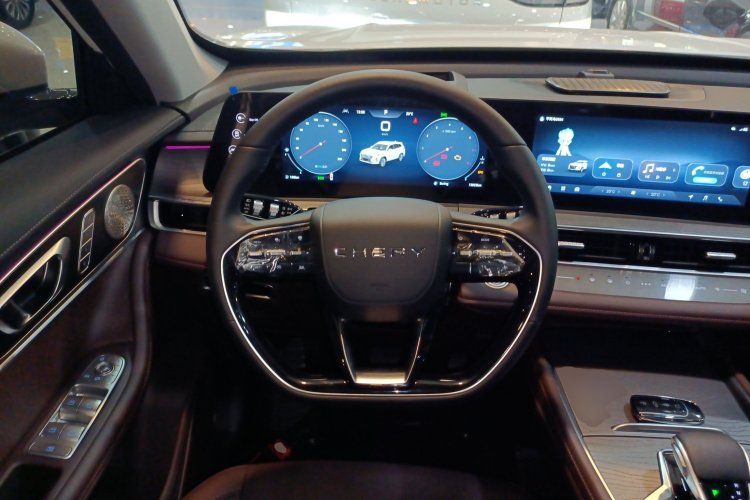 奇瑞 瑞虎8 PRO 2024款 冠军版 390T 两驱巅峰版 7座中控内饰13