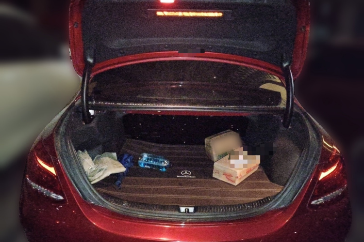 奔驰C级 2017款 改款 C 200 L 运动版局部细节23