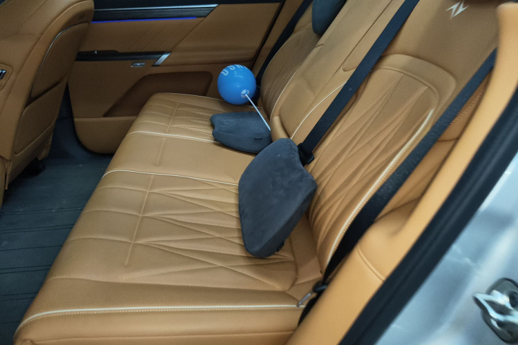 东风奕派 eπ008 2025款 636Ultra纯电版 5座中控内饰21