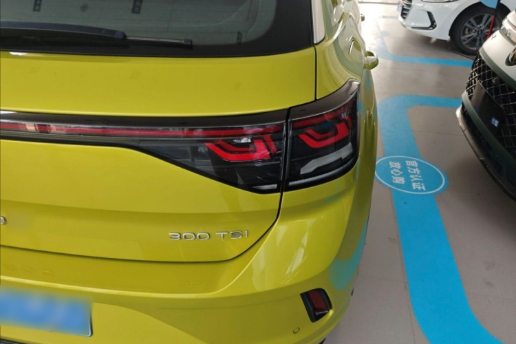 大众 T-ROC探歌 2023款 300TSI DSG两驱星光版车身外观6008