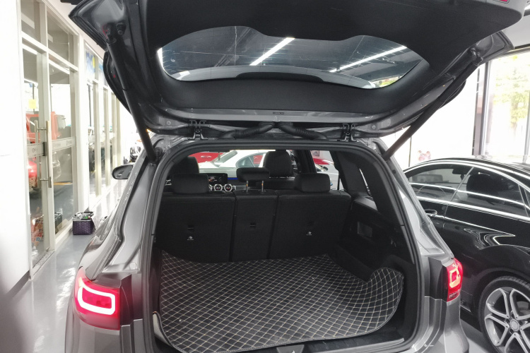 奔驰GLB 2021款 GLB 200 动感型机舱底盘23