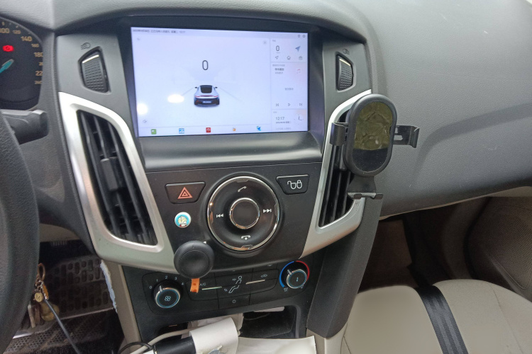 福特 福克斯 2015款 三厢 1.6L 手动舒适型局部细节16