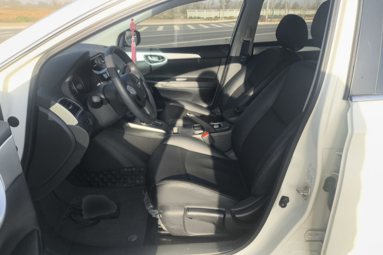 日产 轩逸 2024款 经典 1.6XE CVT舒适版中控内饰19