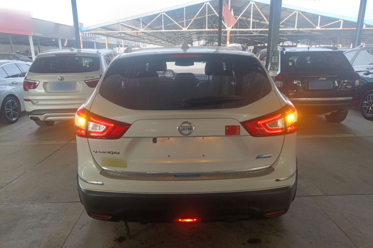 日产 逍客 2017款 2.0L CVT智享版 国V车身外观6