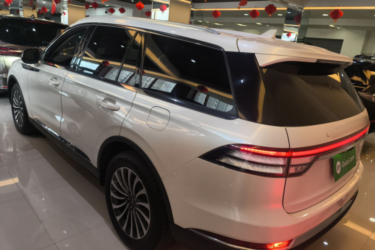 林肯 飞行家 2020款 3.0T V6 四驱尊享版车身外观6