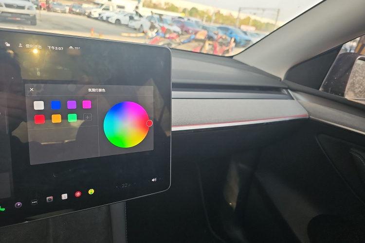 特斯拉 Model Y 2022款 改款 后轮驱动版中控内饰7005