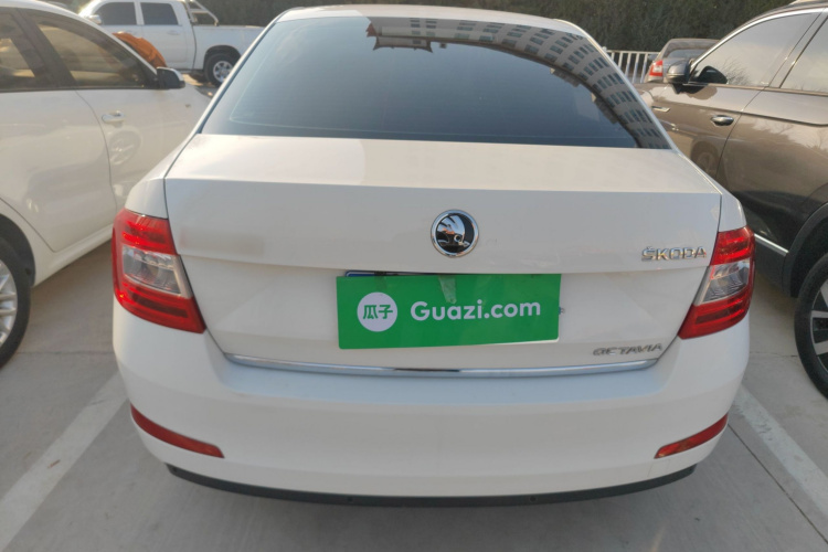 斯柯达 明锐 2015款 1.6L 手动逸俊版车身外观6