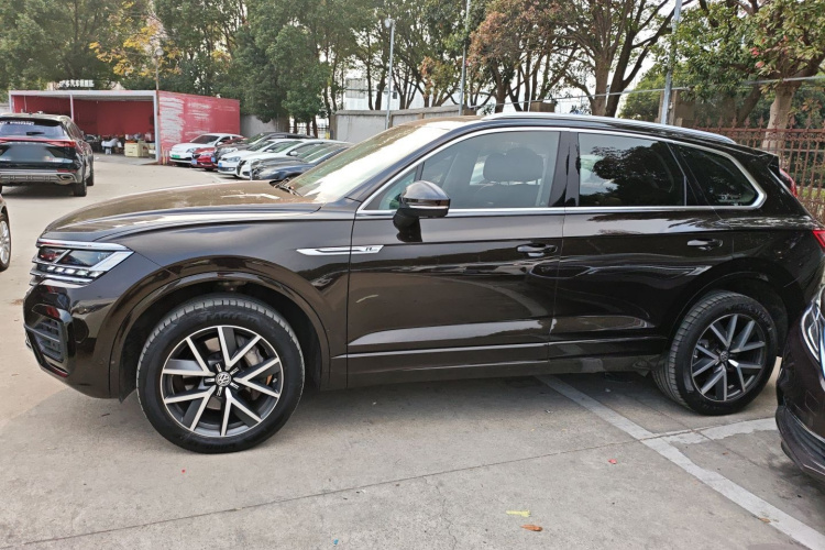 大众 途锐 2020款 3.0TSI 锐享版 国VI车身外观4