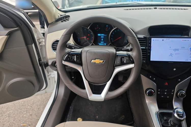 雪佛兰 科鲁兹 2015款 1.5L 经典 SE MT中控内饰13