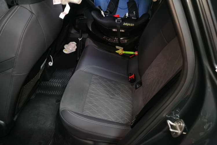 奥迪A3 2024款 A3L Limousine 35 TFSI RS套件燃速型中控内饰21