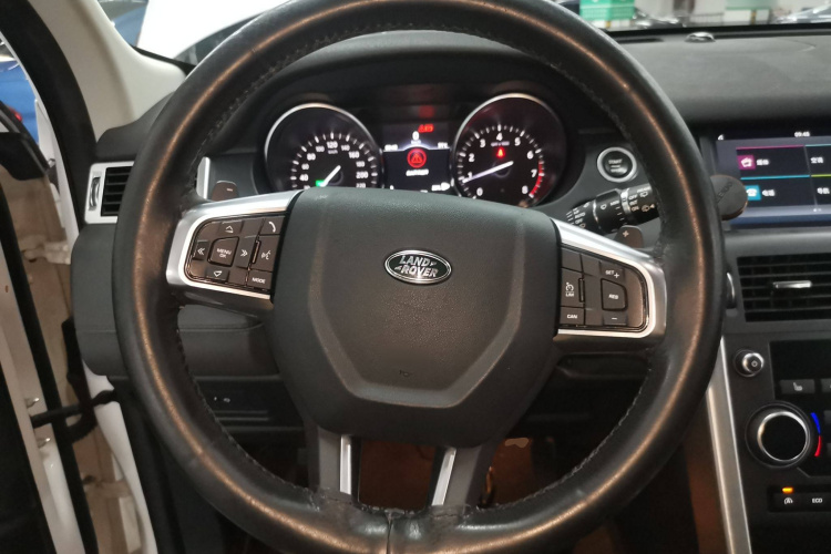 路虎 发现神行 2017款 2.0T HSE局部细节13