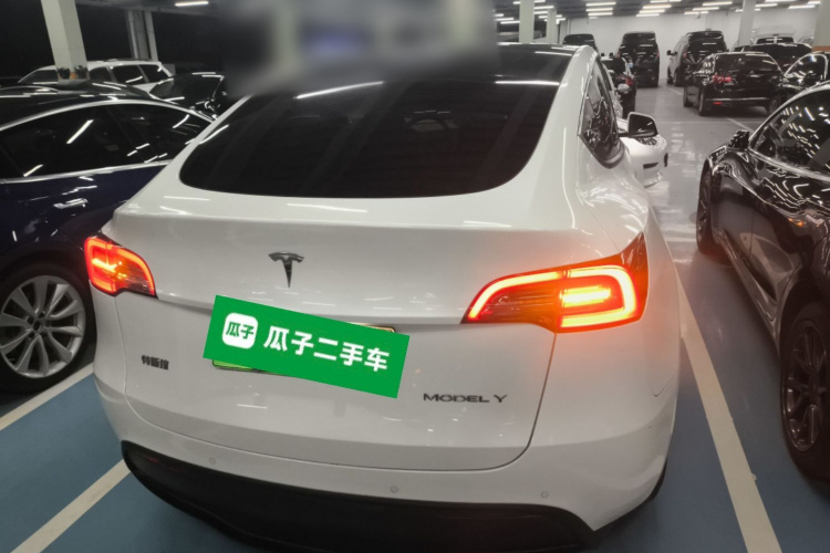 特斯拉 Model Y 2022款 长续航全轮驱动版车身外观6004