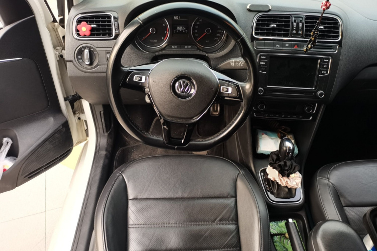 大众 Polo 2014款 1.4L 自动豪华版中控内饰13