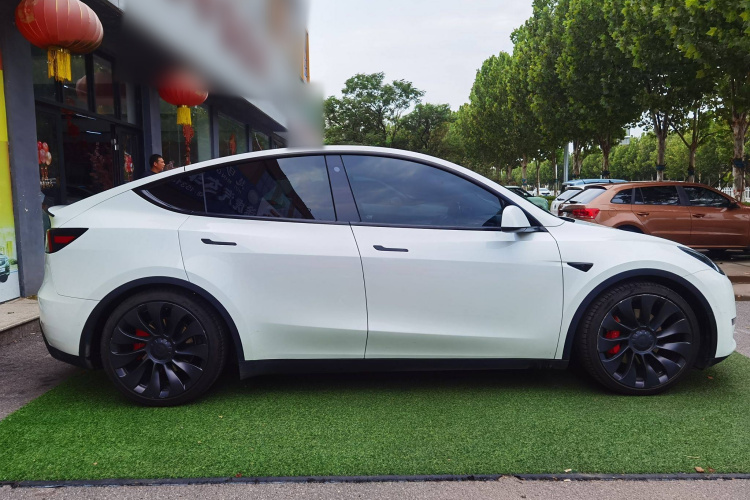 特斯拉 Model Y 2022款 Performance高性能全轮驱动版车身外观6003