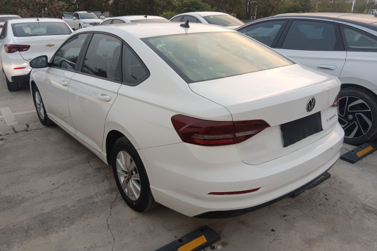 大众 朗逸 2022款 1.5L 自动风尚版车身外观4