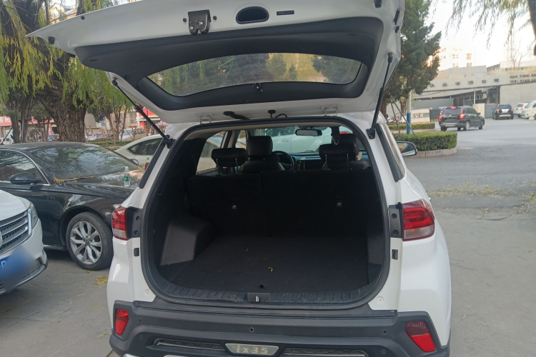 北京现代ix35 2018款 2.0L 自动两驱智勇·畅享版机舱底盘23