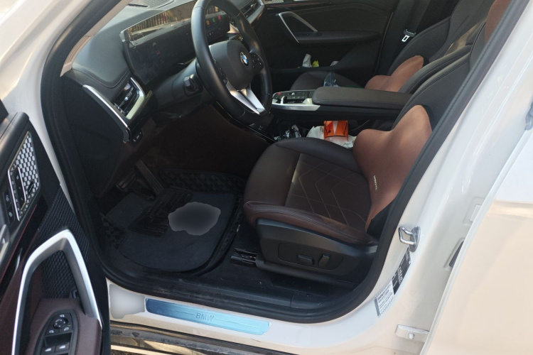 宝马X1 2023款 sDrive25Li X设计套装中控内饰20