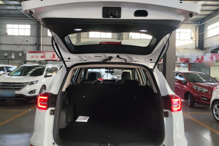 比亚迪 宋 2021款 经典版 1.5T 自动豪华型机舱底盘23