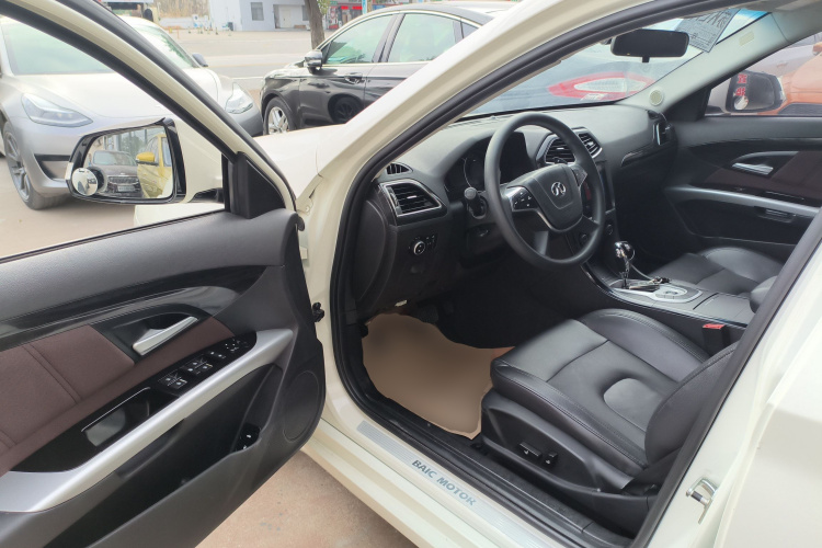 北京汽车 绅宝D70 2018款 性能版 1.8T 舒适版中控内饰7003