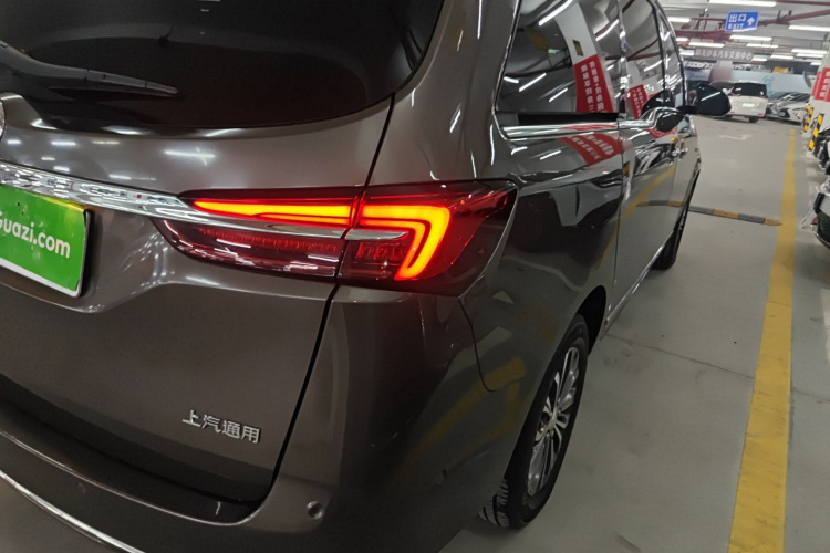 别克GL8 2022款 陆上公务舱 652T 智慧豪华型车身外观6006