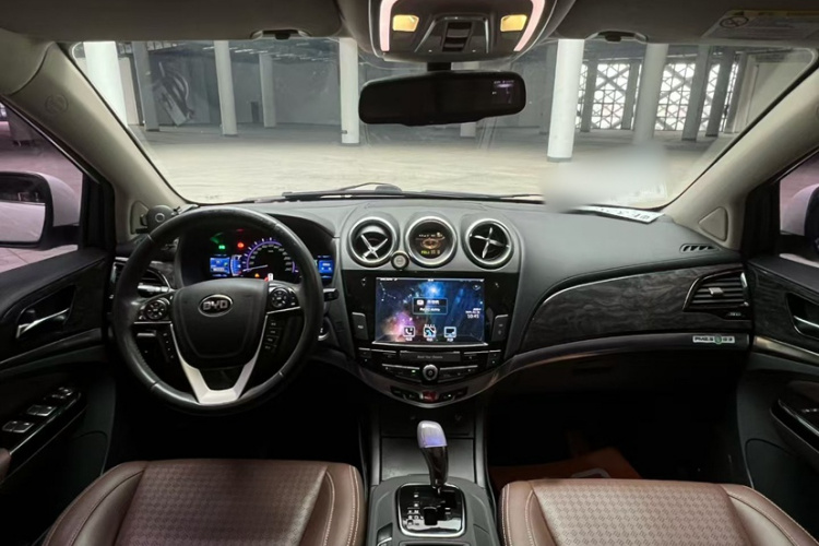 比亚迪S7 2016款 2.0T 自动尊贵型Plus中控内饰7006