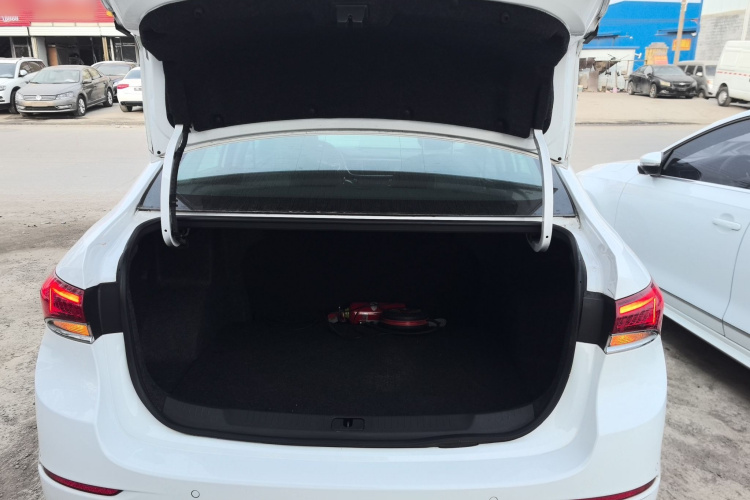 别克 英朗 2021款 改款 典范 1.5L 自动精英型机舱底盘23