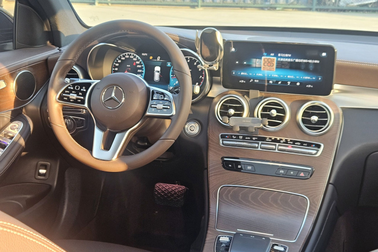 奔驰GLC 2020款 GLC 260 L 4MATIC 豪华型中控内饰7007