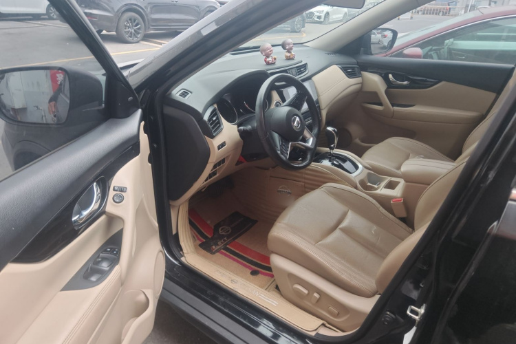 日产 奇骏 2019款 2.0L CVT智联舒适版 2WD中控内饰7003
