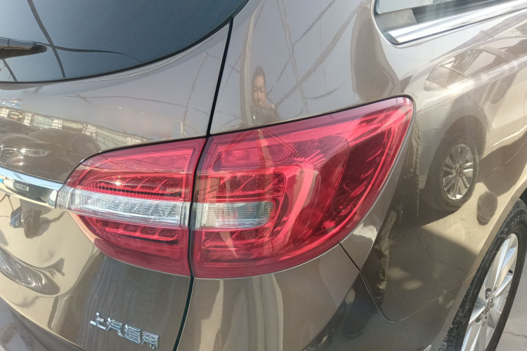 别克GL8 2018款 28T 豪华型 国VI车身外观9