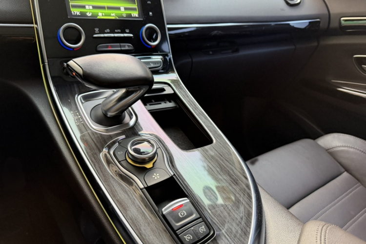 雷诺 Espace经典 2018款 TCe 300 旷逸版中控内饰7001