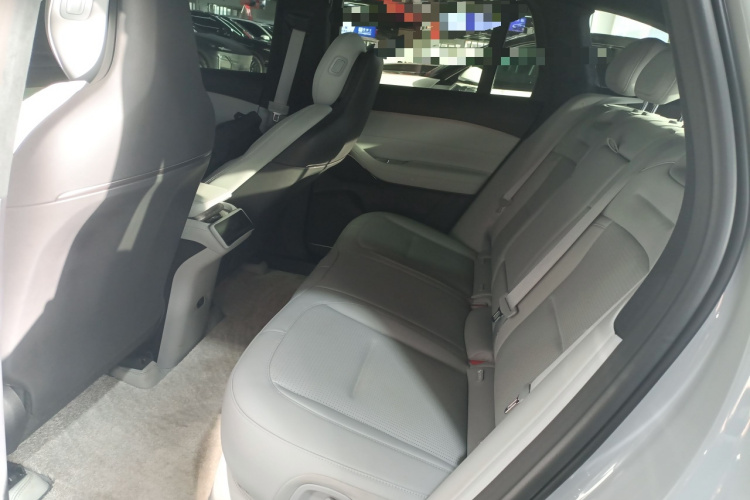 蔚来ES6 2024款 75kWh中控内饰7004