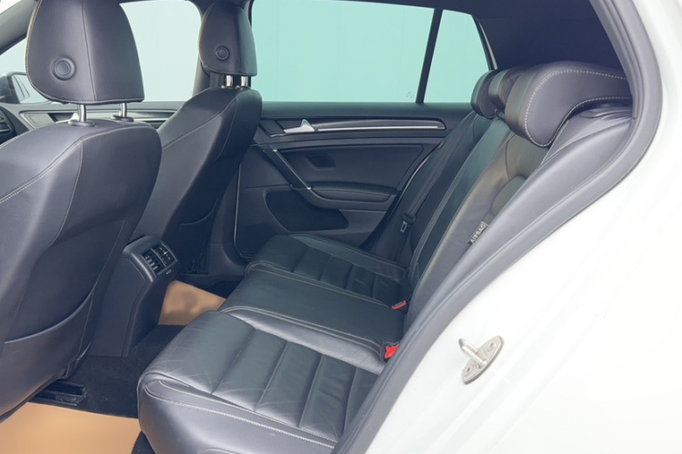 大众 高尔夫(进口) 2015款 2.0TSI R中控内饰7007