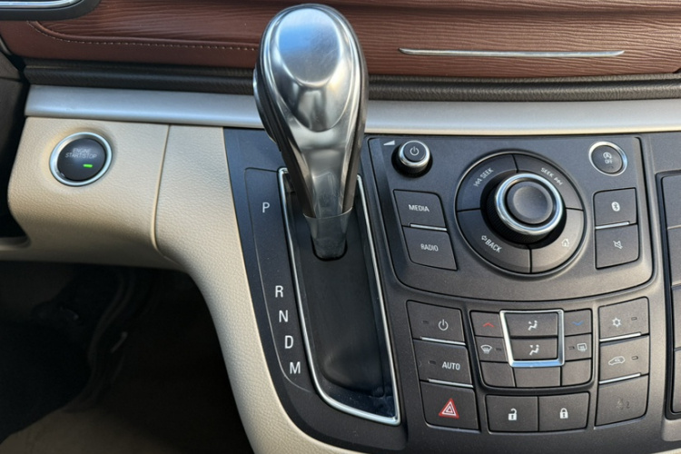 别克GL8 2017款 25S 豪华型 国V局部细节18