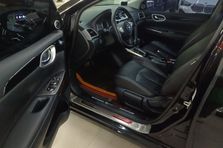 日产 轩逸 2019款 经典 1.6XL CVT豪华版中控内饰7003