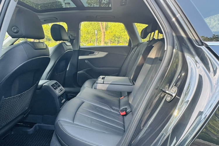 奥迪A4(进口) 2020款 Avant 先锋派 40 TFSI 时尚动感型中控内饰7006