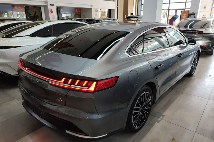 比亚迪 汉 2020款 EV 超长续航版豪华型车身外观7