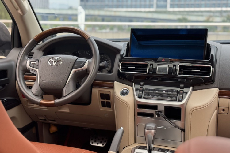 丰田 兰德酷路泽（平行进口）中控内饰7003