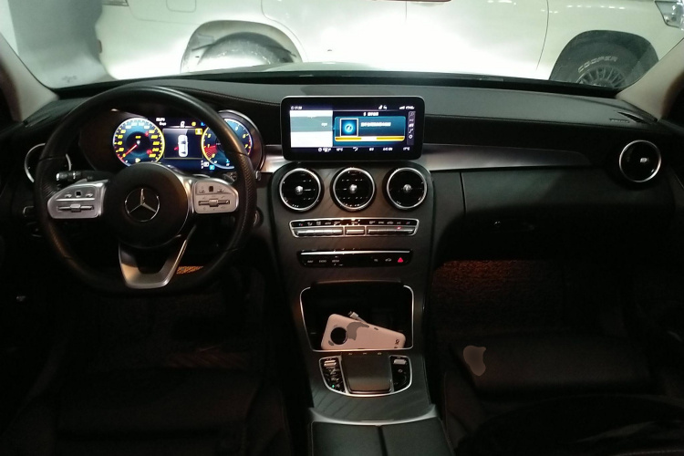 奔驰C级 2020款 C 200 L 时尚型运动版中控内饰12