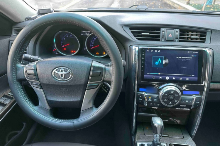 丰田 锐志 2013款 2.5V 菁锐版中控内饰7002