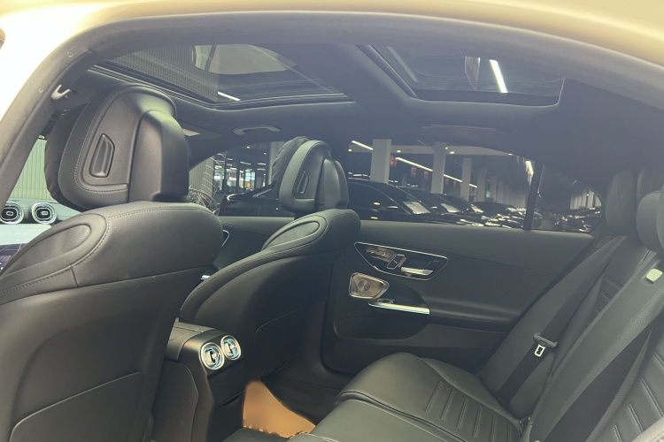 奔驰C级 2025款 C 260 L 皓夜运动版中控内饰7009