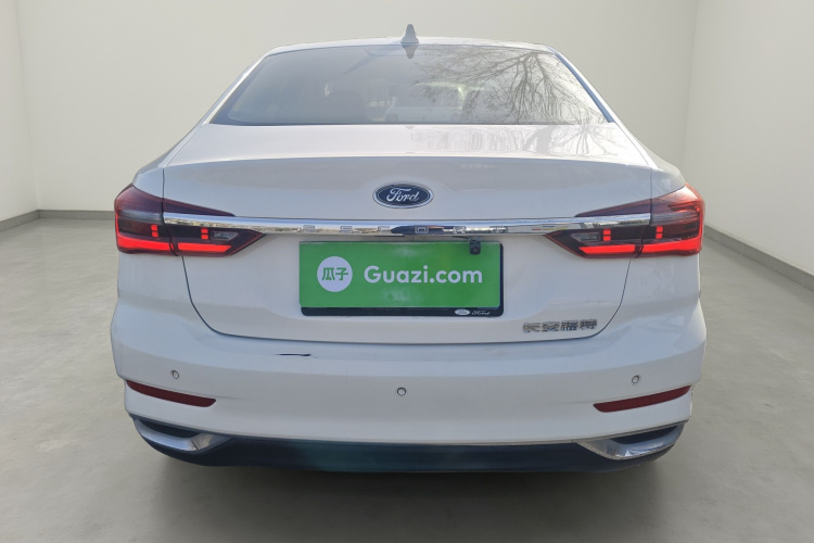 福特 福睿斯 2021款 1.5L 自动铂金版车身外观6