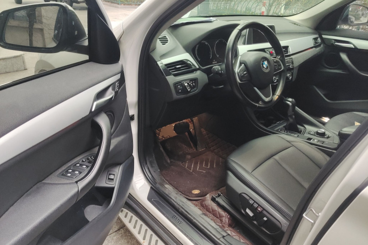 宝马X1 2019款 sDrive18Li 时尚型中控内饰20