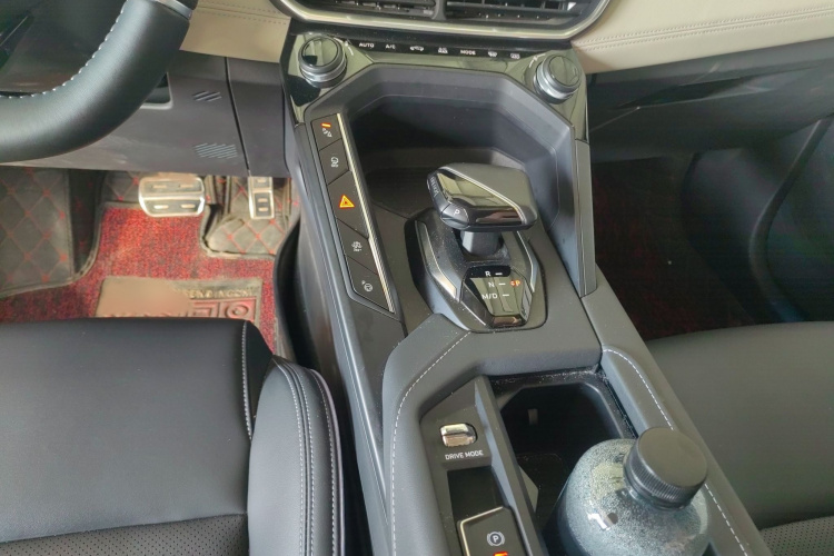 领克06 2021款 1.5T Shero粉色特别版局部细节18