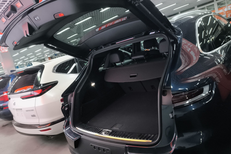 保时捷 2024款 Cayenne 3.0T机舱底盘23