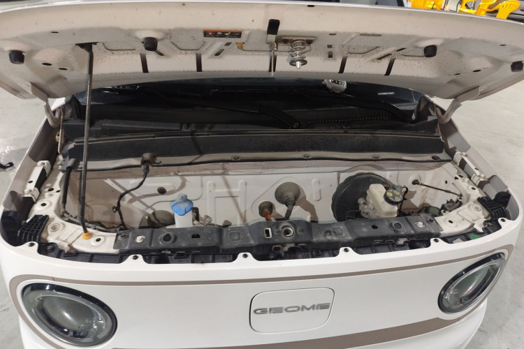 吉利银河 2023款 熊猫mini 200km 耐力熊机舱底盘24